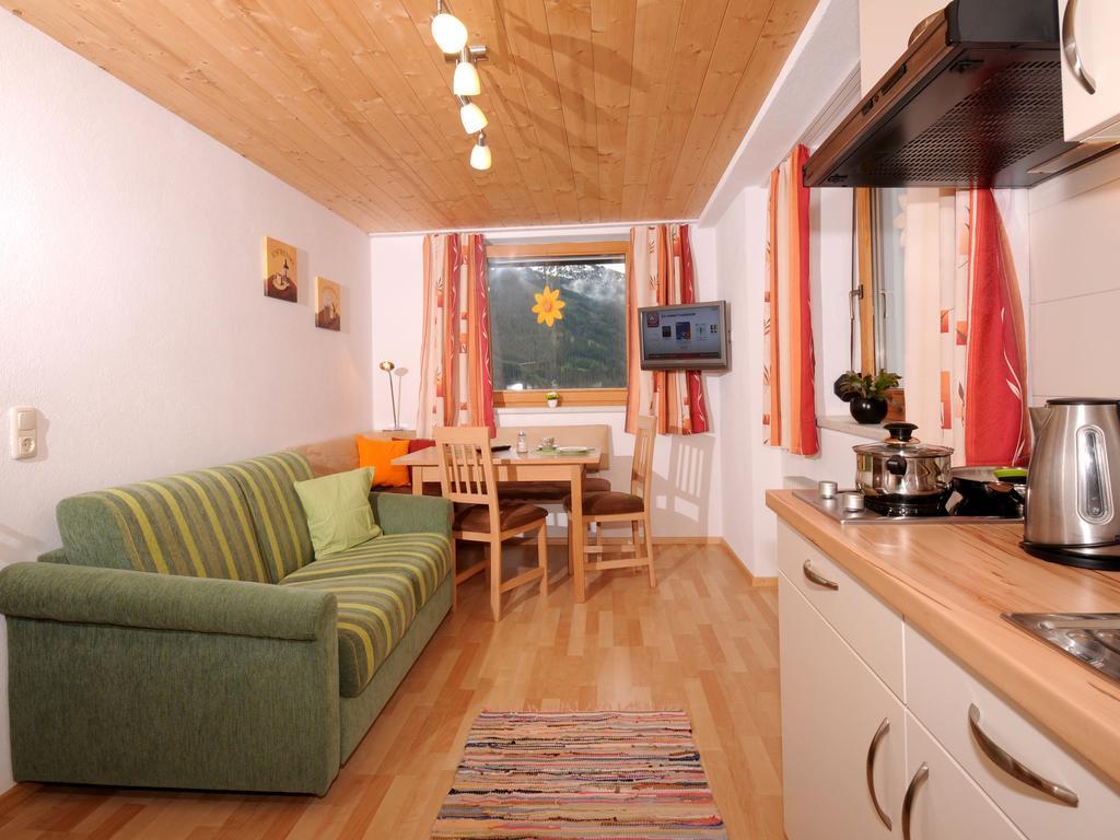 Single Apartment Martlerhof Тукс Номер фото