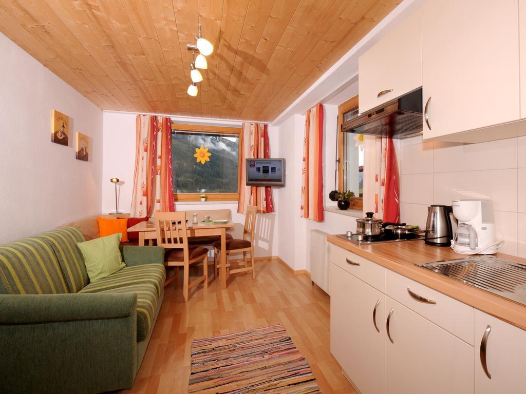 Single Apartment Martlerhof Тукс Номер фото
